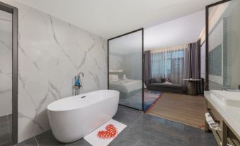 Aiqinhai Holiday Hotel