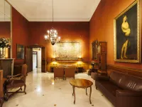 Hotel Regina Hotels near Freyung Square