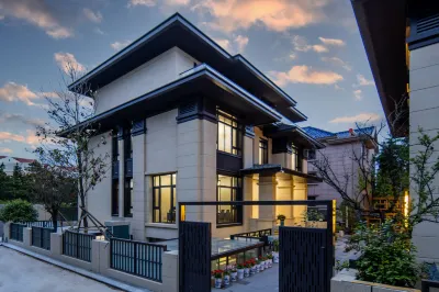 Floral Hotel· Linghai Garden Villa Hotel (Maritime Park Branch) Hotels near Weihai Shenyou Ocean World