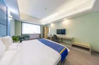 Xining Dongchuan Industrial Park Qingyun Hotel (Chengdong Wuyue Plaza)