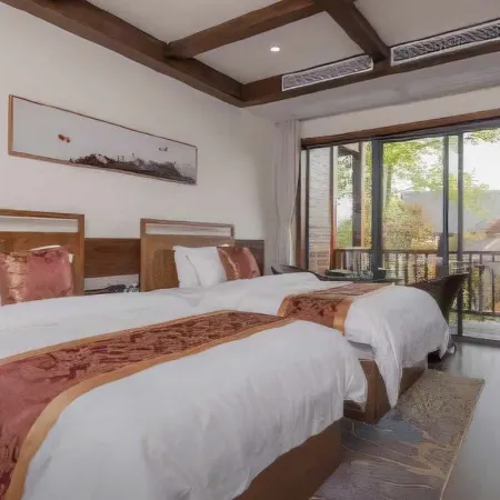 Shanshui wutong Wooden House Villa in Pingjiang County