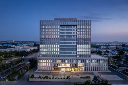 Yantai Penglai Administrative Service Center Atour Hotel