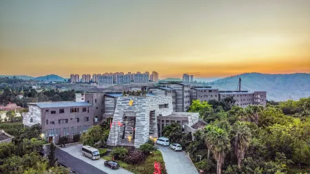 Yuangu Hotel Отели в г. Юаньмоу