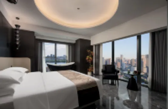 長沙賓際·雲端酒店（五一廣場培元橋地鐵站店）