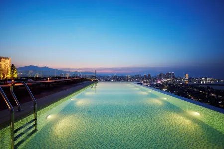 Homm Marina Sokcho Отели рядом с достопримечательностью «Cheongchoho Lake»