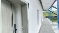 Xueyu Qishe · Scenic View Villa Hotel (Kangding Tagong Grassland Branch) - balcony
