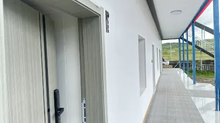 Xueyu Qishe · Scenic View Villa Hotel (Kangding Tagong Grassland Branch) Отели рядом с достопримечательностью «Тагун»