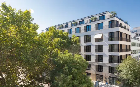 EmiLu Design Hotel Отели рядом с достопримечательностью «Озеро Берен»