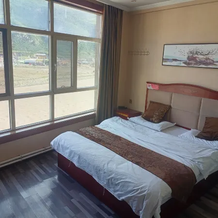 Zadoi Xueshan Business Hotel