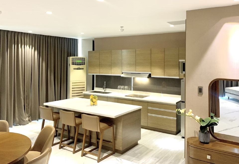 2. 더 헨리 호텔 ..