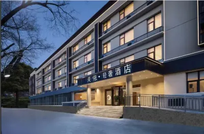 Meipeng Light Luxury Hotel (Communication University Shuangqiao Subway Station) Hotel di Universitas Komunikasi Cina, Guanzhuang