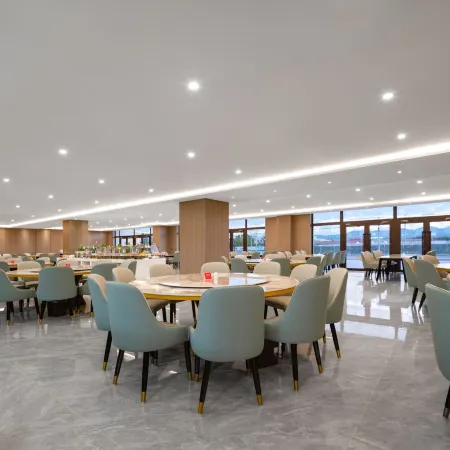 ChaKa Huacheng Grand Hotel