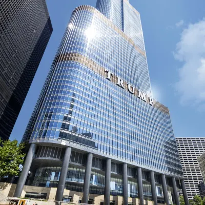Trump International Hotel & Tower® Chicago Отели рядом с достопримечательностью «Ригли-билдинг»