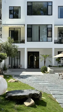 EDEN YARD Отели в г. Цзиндечжэнь