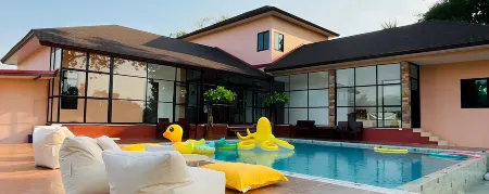 7Zee View Отели рядом с достопримечательностью «Wat Khlong Sip Si»