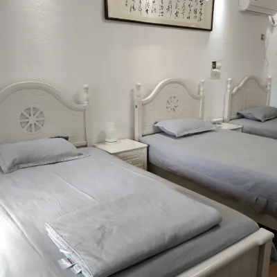 Luzhou 37 Degree Inn - balcony