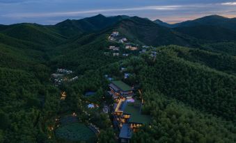 Huixin Retreats