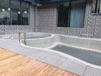 Lixian Bipeng Valley Yulan Huating Hotel - suối nước nóng
