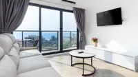 AIR HOTEL Sihanoukville - SKY POOL & FREE LAUNDRY - 5min to Boat Pier