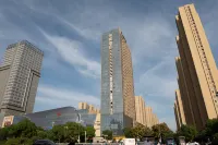 Weitrui E-sports Hotel (Poyang Baolong Plaza)