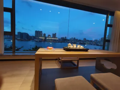 Jinming Seaview Apartment (Zhuhai Wanchai Port International Convention and Exhibition Center) Hotels near Gongbei Port