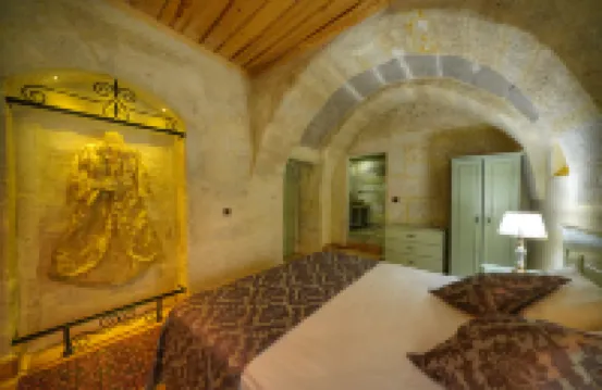 Takaev Cave House