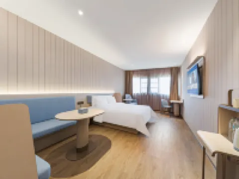 HanTing Hotel (Yancheng Funing Xiangyang Road Tiejun Square) فنادق في فونينغ