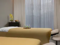 Hotel Indigo DUBAI DOWNTOWN by IHG Hotels near Souk Al Bahar