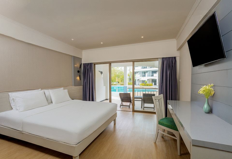 Pinnacle Grand Jomtien Resort and Beach Club Over view