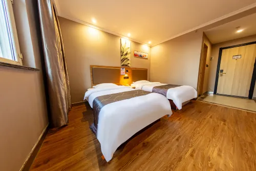 โรงแรมในเครือโมลี่ (จตุรัสสถานีรถไฟ จี่หนาน)