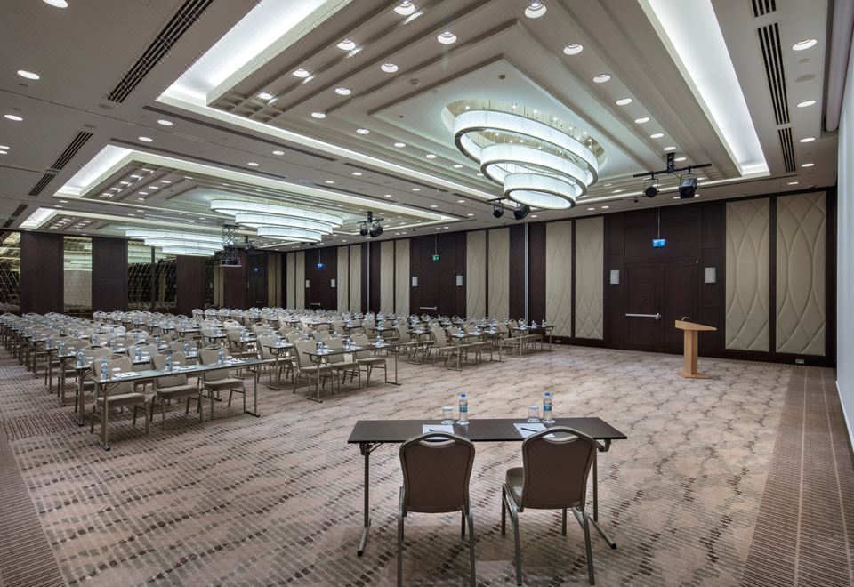 3. 더블트리 바이 ..