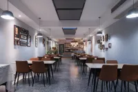 Silver Beach Yuese Hostel