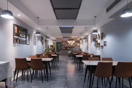 Silver Beach Yuese Hostel Отели рядом с достопримечательностью «Guilin University of Electronic Technology Beihai Campus»