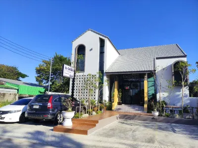 U-SABAI VILLA Hotels near Wat Thung Sadao