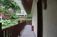 Youju B&B (Qingyuan Taihe Ancient Cave Gulongxia Branch)