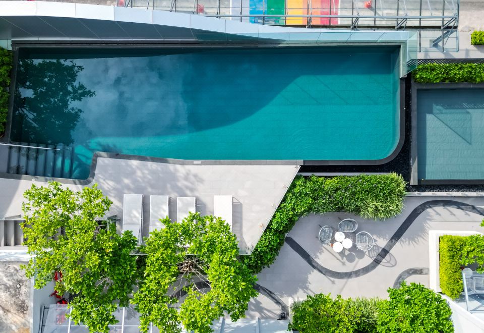 홀리데이 인 익스프레스 라용 바이 IHG