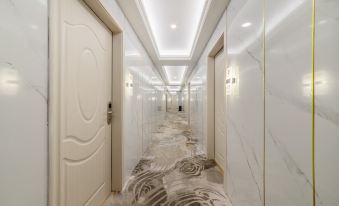 Yunfu Eurasia Business Hotel (City Hall)