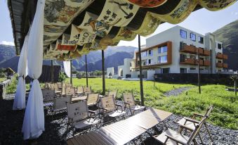 Miyunye Luxury Private Tang Homestay (Kangding Branch)