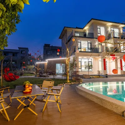 Tonglu Lianyi Homestay (OMG Xintiao Leyuan) Hotels near Chuiyun Tongtian River
