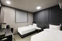 Hotel Winstay - موقف سيارات