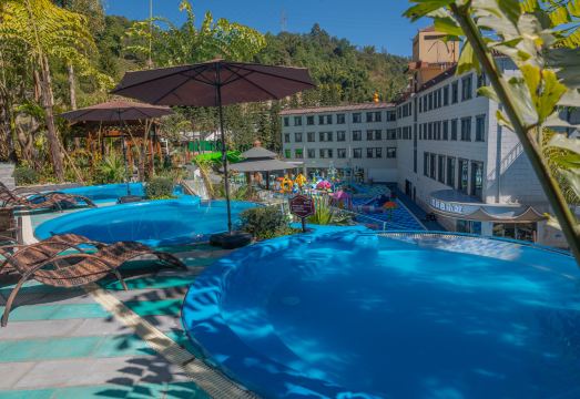 린이 진완 반산 온천 호텔