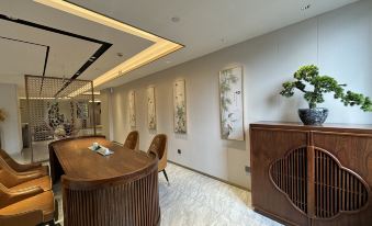 Yitel Premium (Hangzhou West Lake Lakeside Pedestrian Street)