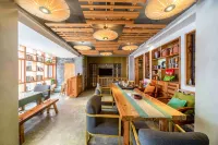 Erduo Youhongle River View Hostel (Fenghuang Old Town) - suối nước nóng