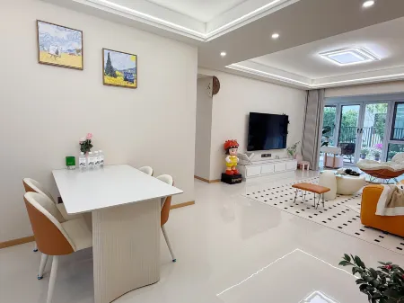 Yuejiang Bieyuan Homestay Отели в г. Даньцзянкоу