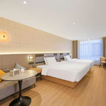Homeinn Plus Hotel (Harbin West Station Heilongjiang University Subway Station) Отели рядом с достопримечательностью «Heilongjiang University Gymnasium»