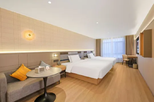 Homeinn Plus Hotel (Harbin West Station Heilongjiang University Subway Station) Отели рядом с достопримечательностью «Harbin·China Normal University Night Market»