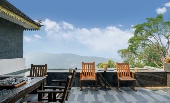 Dayu Cang 24 Tea Sea Cloud Retreat (Lancang Jingmai Mountain Ancient Tree Tea Forest Branch)