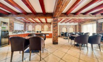 Aiju Chain Hotel (Yingkou Xuefu Road Jingangshan Branch)