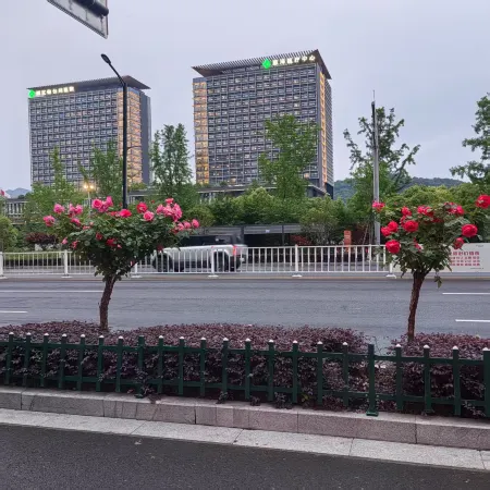 Xinwang Hotel (Taizhou Hospital East Campus)