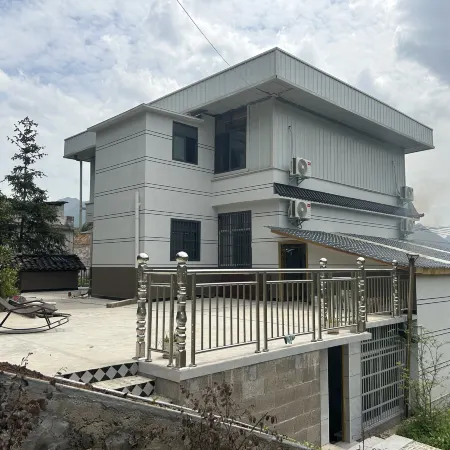 Hefeng Xingguang Xiaowu Homestay